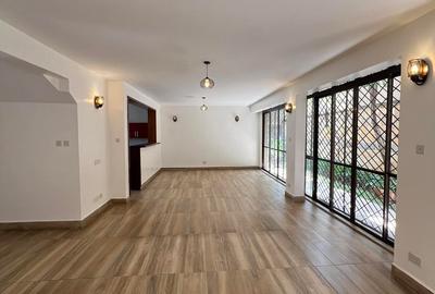 5 Bed Townhouse with En Suite in Lavington - 2