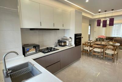 3 Bed Apartment with En Suite in Kilimani