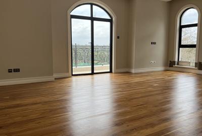 4 Bed Villa with En Suite in Loresho - 2