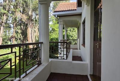 5 Bed House with En Suite in Runda - 4