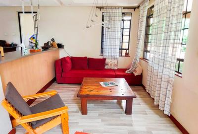 4 Bed House with En Suite in Ridgeways - 2