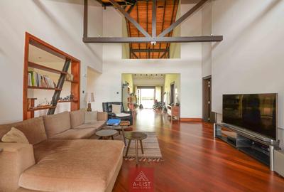 5 Bed Villa with En Suite at Kabarsiran Road - 2