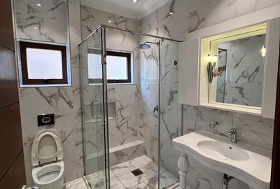 5 Bed Townhouse with En Suite in Lavington