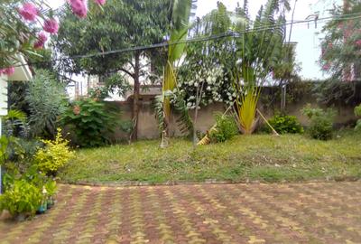 4 Bed House with En Suite at Custom Road - 2