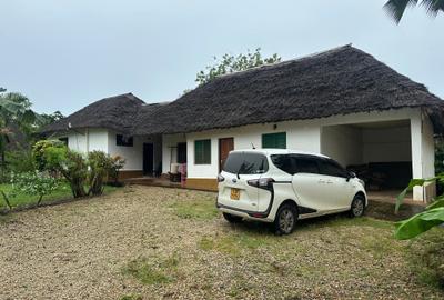 4 Bed Villa with En Suite at Diani Beach Road