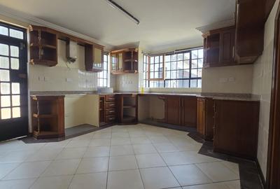 4 Bed House with En Suite in Runda - 4