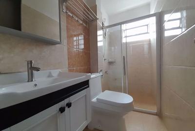 2 Bed Apartment with Gym in Kilimani - 4