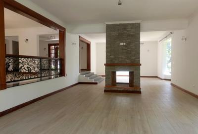 6 Bed House with En Suite in Rosslyn - 4