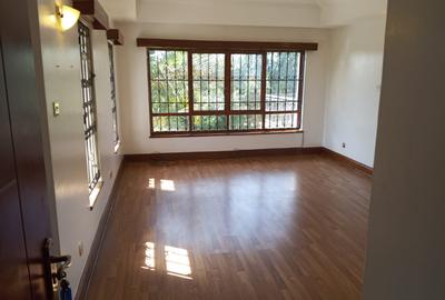 5 Bed Townhouse with En Suite in Runda - 4