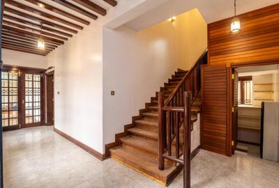 6 Bed House with En Suite in Karen