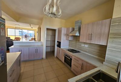 5 Bed Apartment with En Suite at Brookside