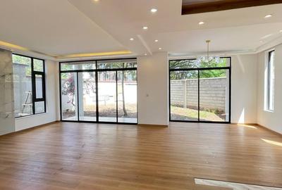 5 Bed Villa with En Suite in Lavington - 4