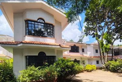 5 Bed Townhouse with En Suite at Lavington