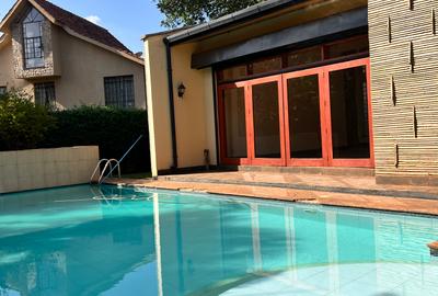 4 Bed House with En Suite in Runda - 2