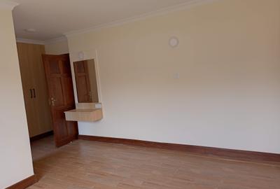 5 Bed Villa with En Suite at Kyuna