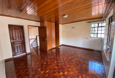 5 Bed Townhouse with En Suite in Lavington