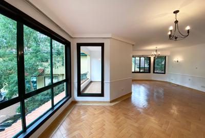 4 Bed Townhouse with En Suite in Brookside