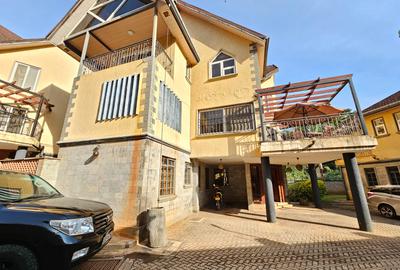 5 Bed House with En Suite in Spring Valley