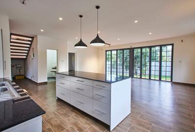 3 Bed House with En Suite in Kitisuru