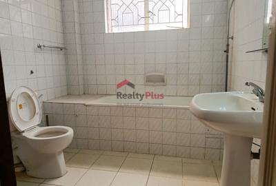 4 Bed Apartment with En Suite in Riverside - 4