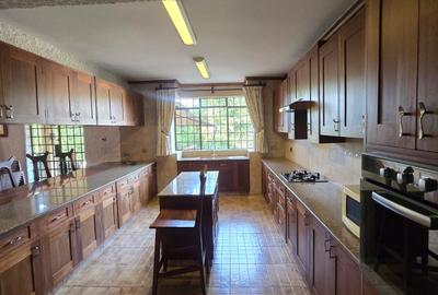 3 Bed House with En Suite at Spring Valley - 4