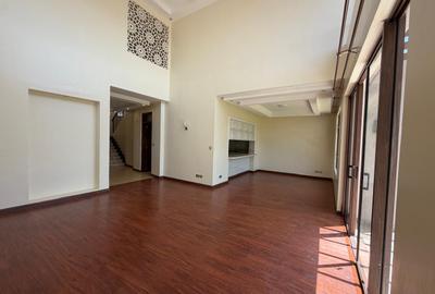 4 Bed Villa with En Suite in Kiambu Road - 4