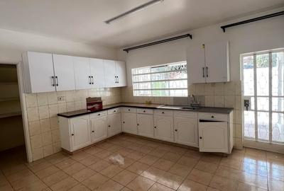 4 Bed Townhouse with En Suite in Westlands Area - 4
