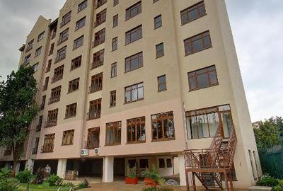 Serviced 2 Bed Apartment with En Suite at School Lane