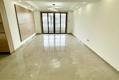 3 Bed Apartment with En Suite in Riverside - 4