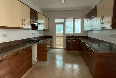 2 Bed Apartment with En Suite in Brookside - 3