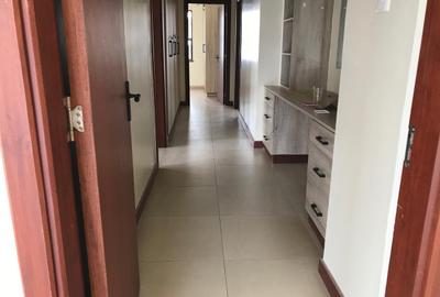 3 Bed Apartment with En Suite at 4Th Parklands - 4