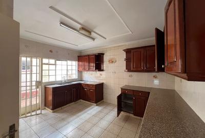4 Bed Townhouse with En Suite in Lavington - 2
