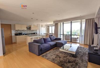 Serviced 2 Bed Apartment with En Suite in Brookside