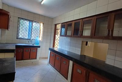 3 Bed Apartment with En Suite at Beach Road