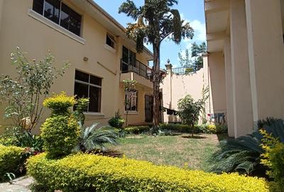 5 Bed Townhouse with En Suite in Lavington