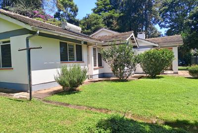 4 Bed House with En Suite at Crescent