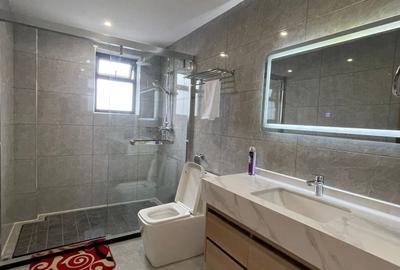 Furnished 3 Bed Apartment with En Suite in Riverside - 4