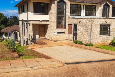 5 Bed Townhouse with Staff Quarters at Edenville