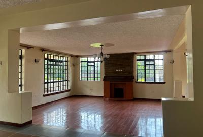 5 Bed House with En Suite in Runda - 2