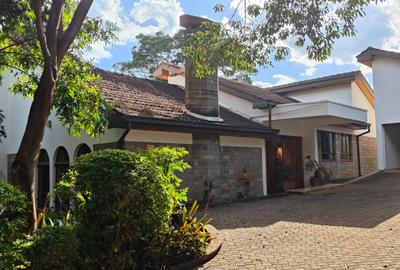 5 Bed House with En Suite at Runda