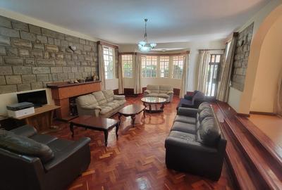 4 Bed House with En Suite in Runda