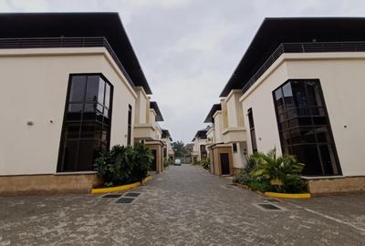 4 Bed Townhouse with En Suite at Othaya Road