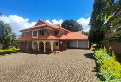 5 Bed House with En Suite at Runda