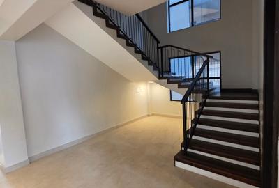 5 Bed Townhouse with En Suite at Lavington Green - 3