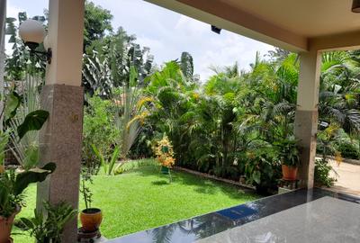 Serviced 1 Bed Apartment with En Suite at Nyari Central