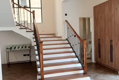 4 Bed Villa with En Suite in Lavington