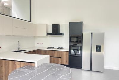 2 Bed Townhouse with En Suite in Lavington - 4