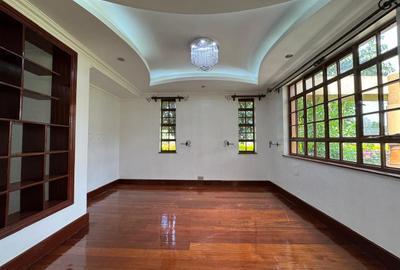 5 Bed House with En Suite in Runda - 4