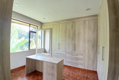 5 Bed Townhouse with En Suite at Lavington Green - 4