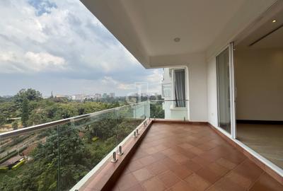 3 Bed Apartment with En Suite in Parklands